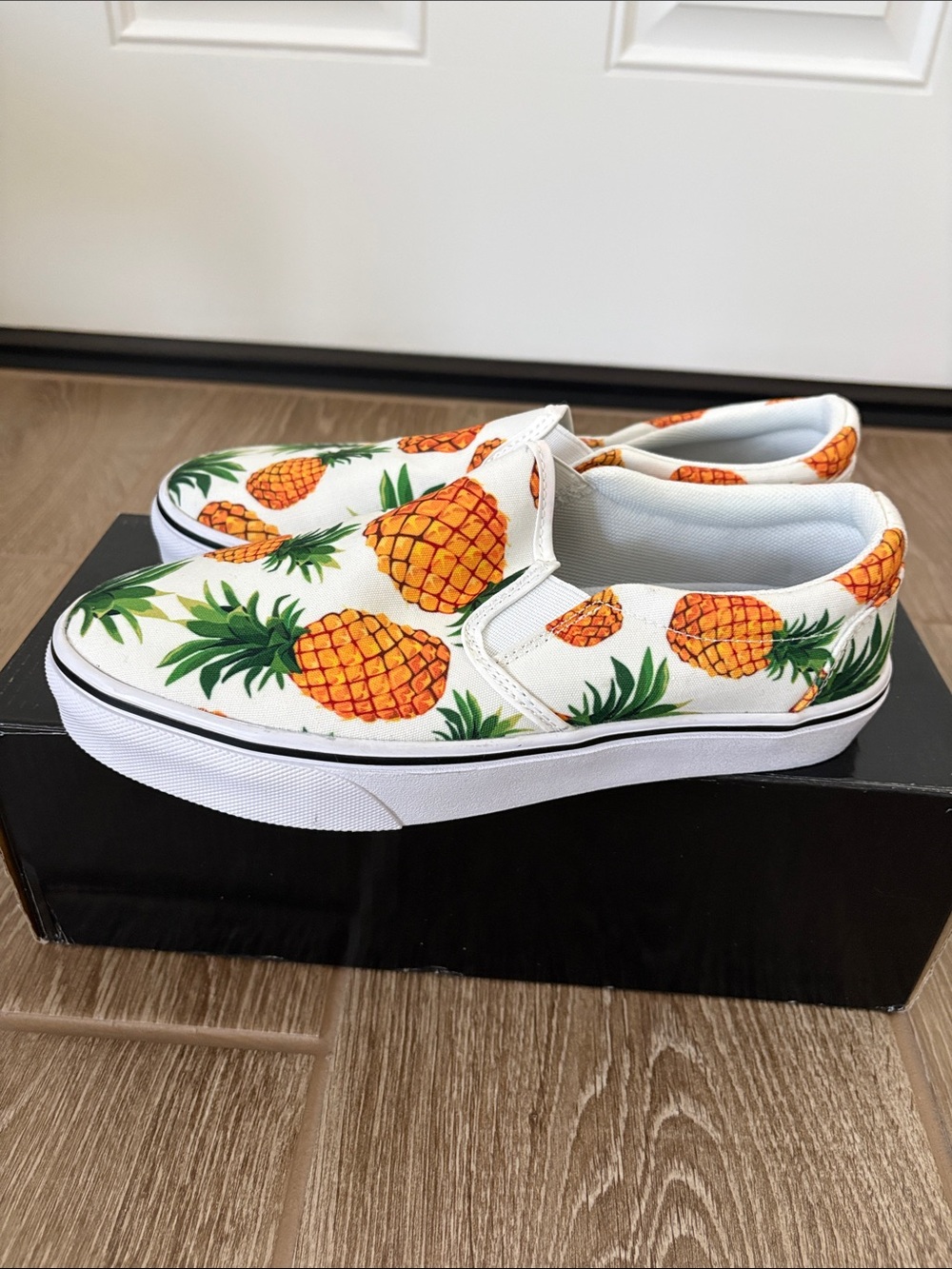Women’s Pineapple Print Slip-On Canvas Shoes - White/Orange